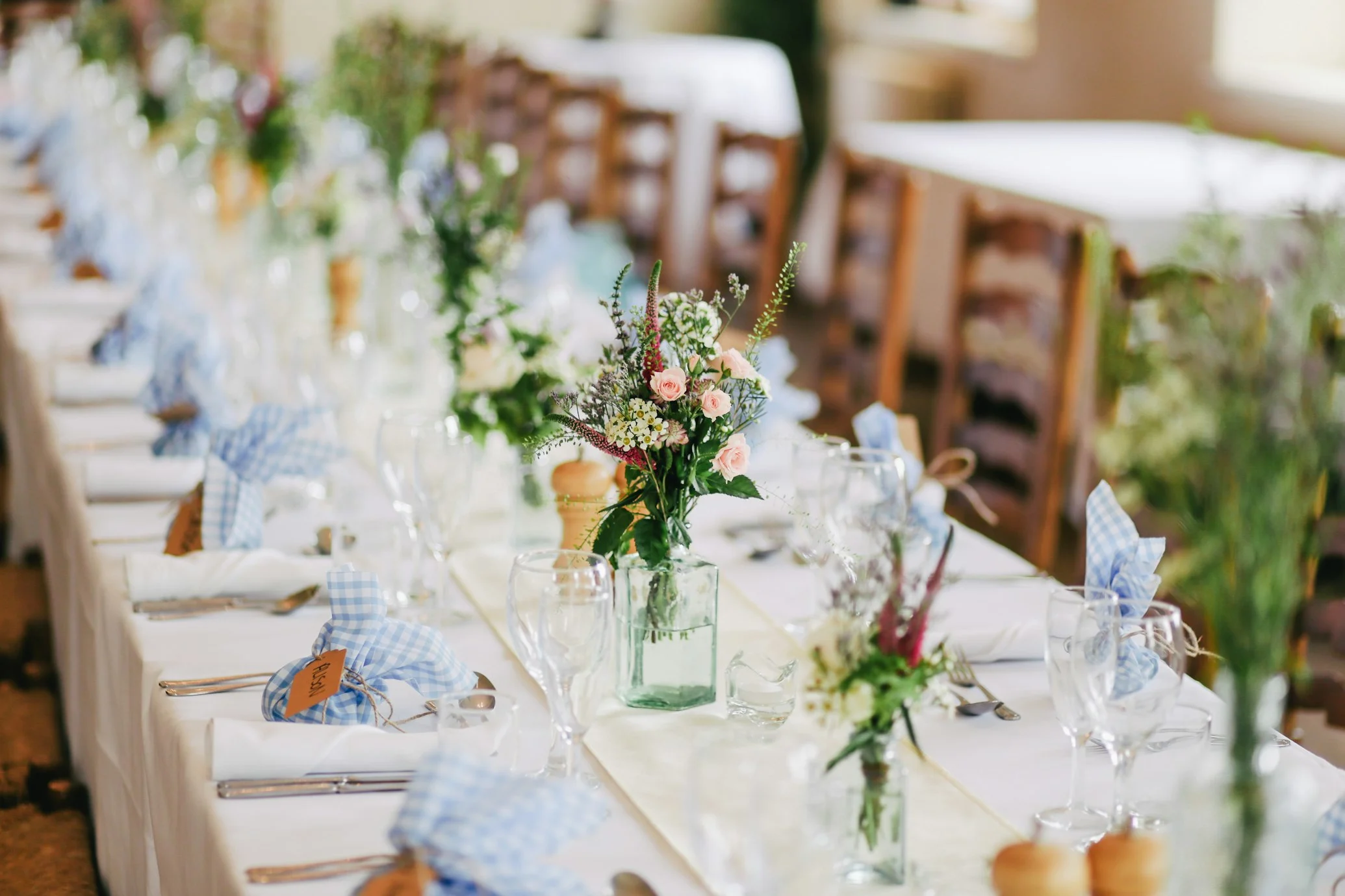 Installation de mariage élégante avec décoration de luxe